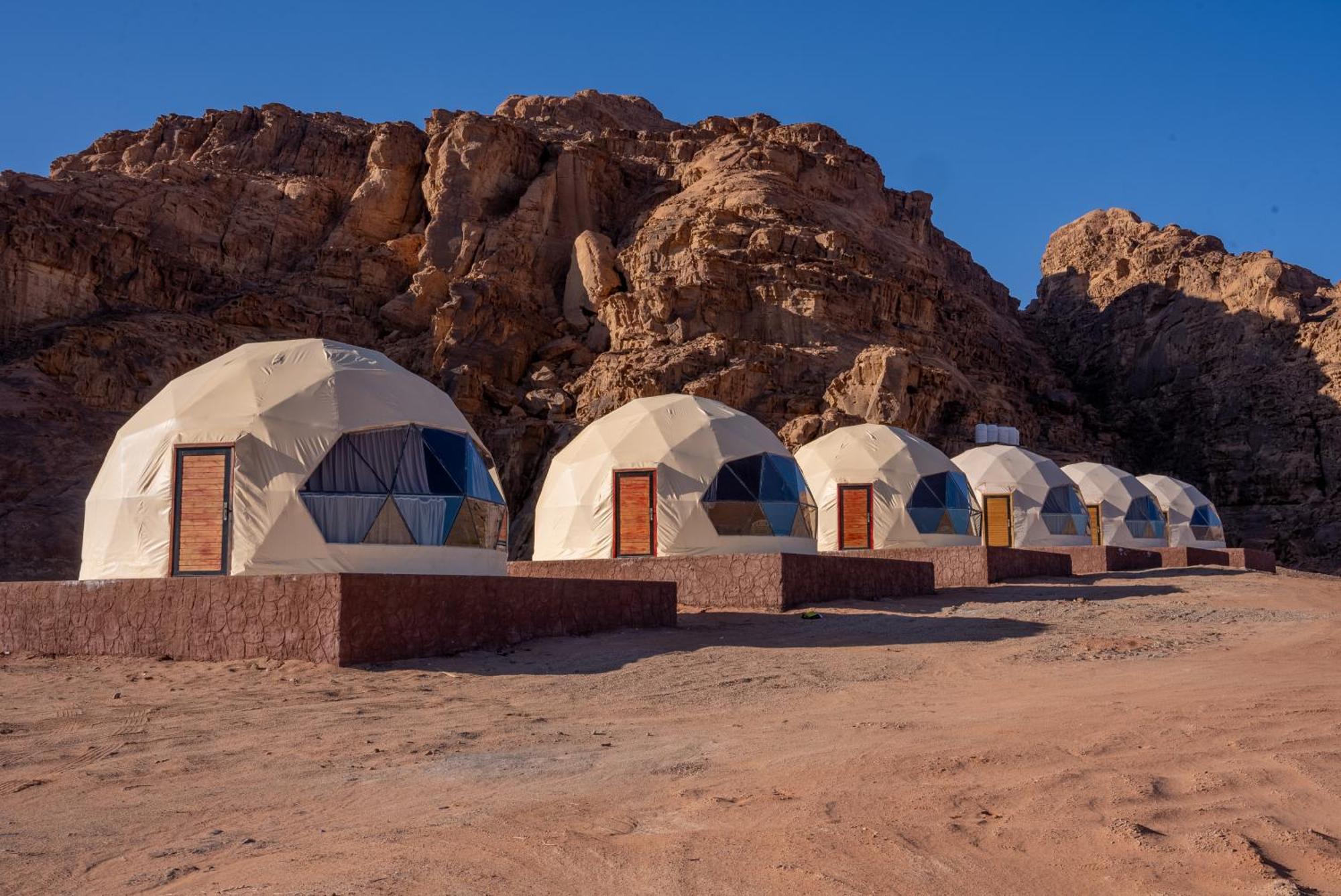 Wadi Rum Al-Omar Hotell Eksteriør bilde